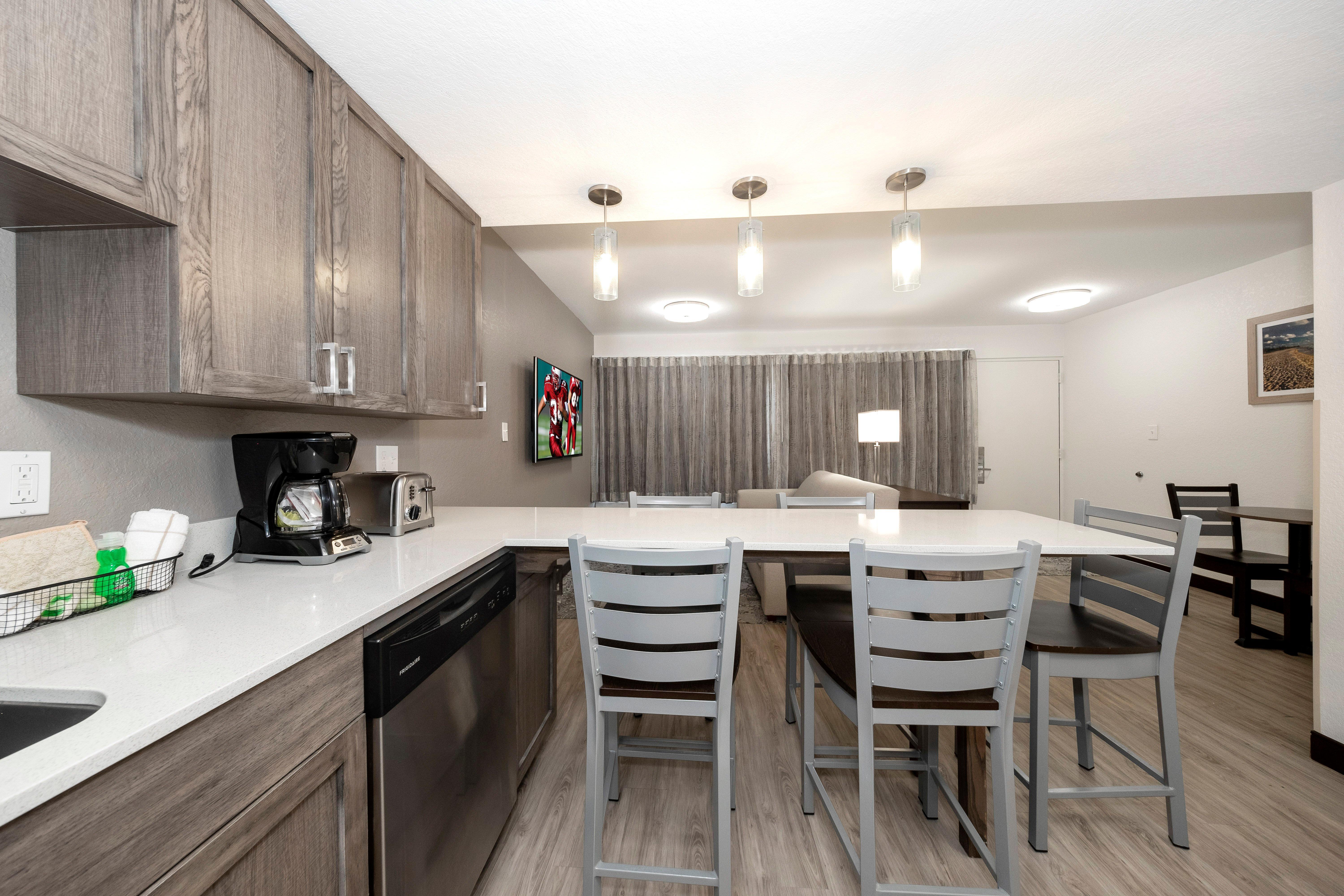 Red Roof Inn Plus+ & Suites Naples Downtown-5Th Ave S Bagian luar foto