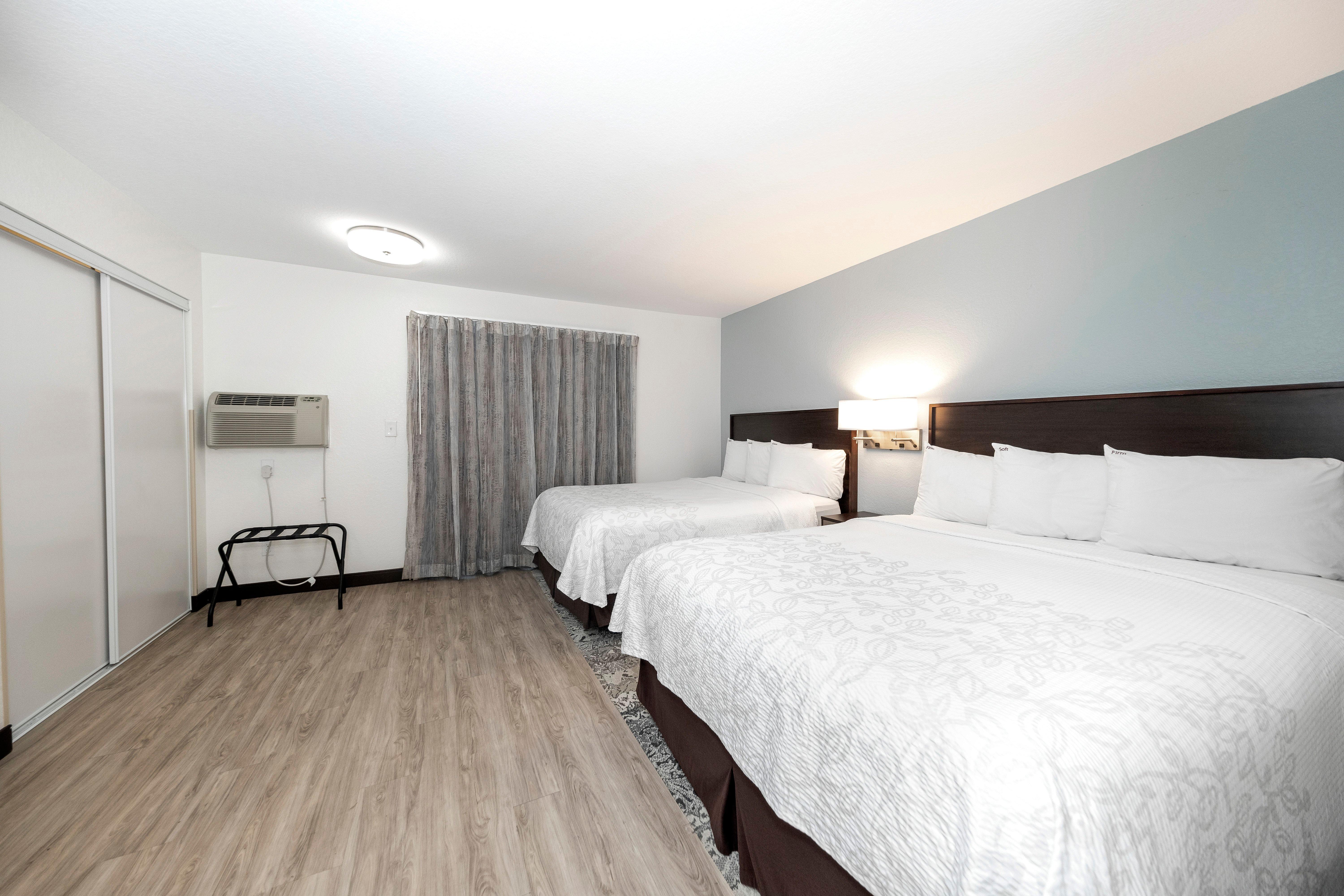 Red Roof Inn Plus+ & Suites Naples Downtown-5Th Ave S Bagian luar foto