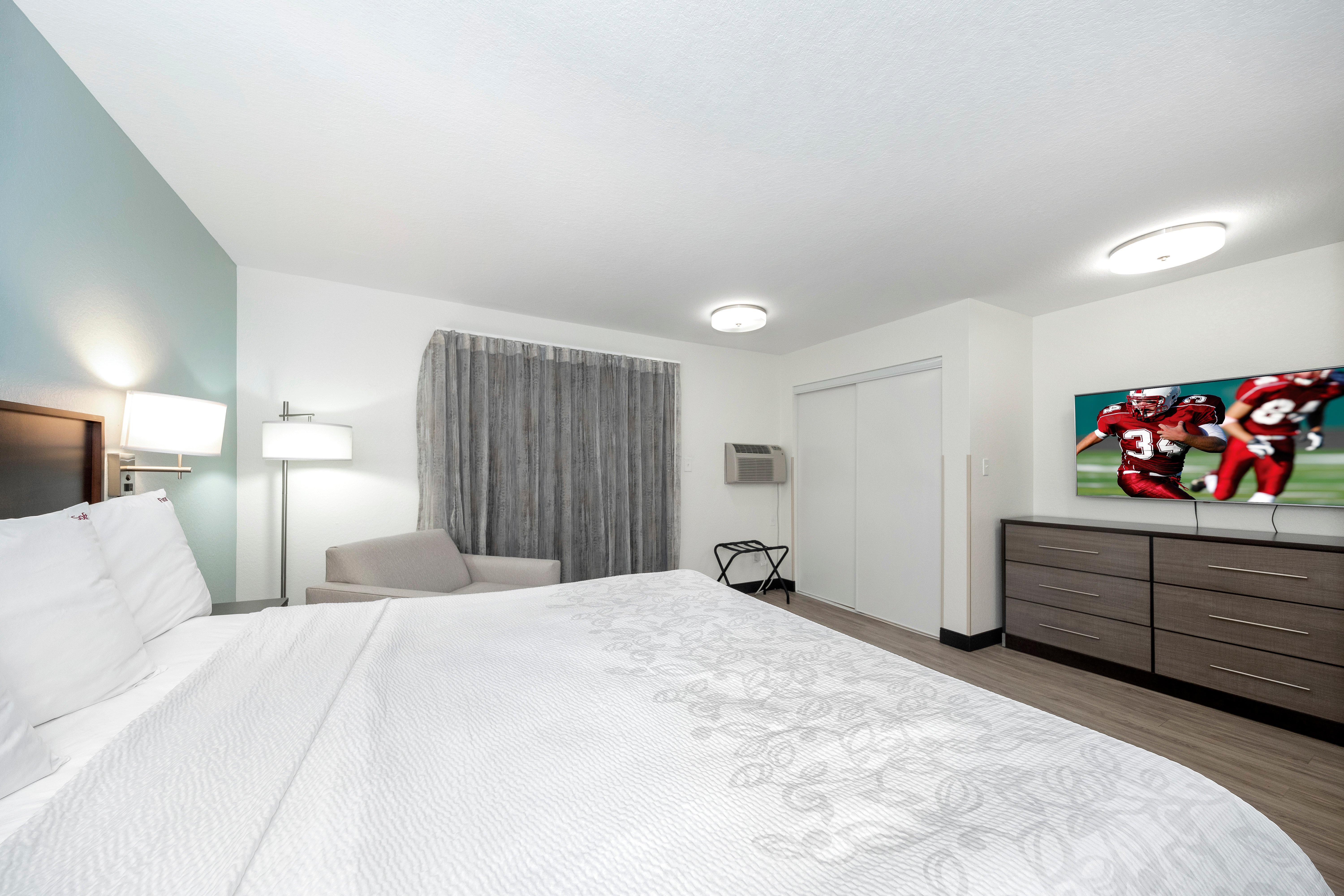 Red Roof Inn Plus+ & Suites Naples Downtown-5Th Ave S Bagian luar foto