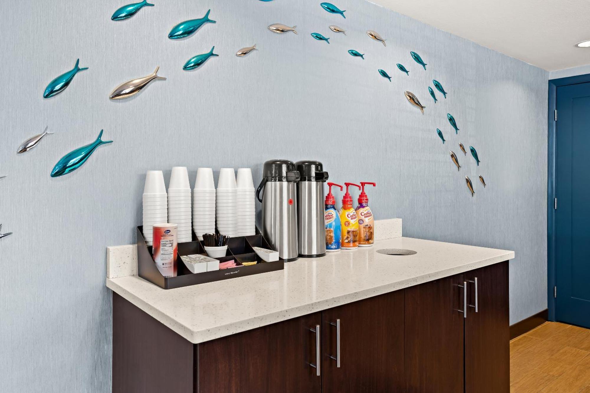 Red Roof Inn Plus+ & Suites Naples Downtown-5Th Ave S Bagian luar foto